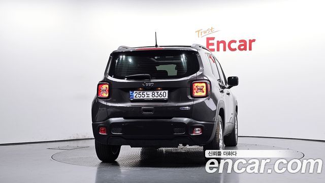 Jeep Renegade 2.4 Longitude 2021 — фото 4