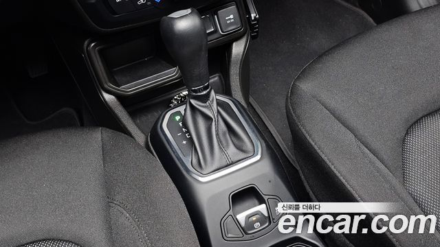 Jeep Renegade 2.4 Longitude 2021 — фото 9