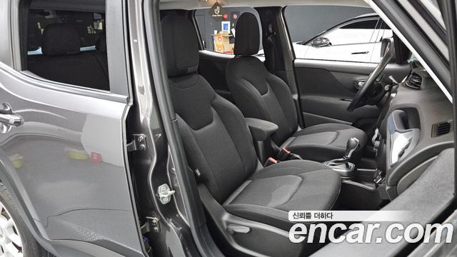 Jeep Renegade 2.4 Longitude 2021 — фото 32