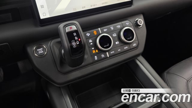 Land Rover Defender (L663) 110 P300 X-Dynamic SE 2025 — фото 9