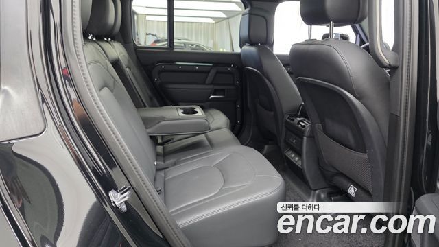 Land Rover Defender (L663) 110 P300 X-Dynamic SE 2025 — фото 11