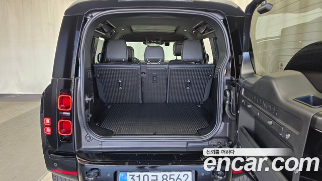 Land Rover Defender (L663) 110 P300 X-Dynamic SE 2025 — фото 20