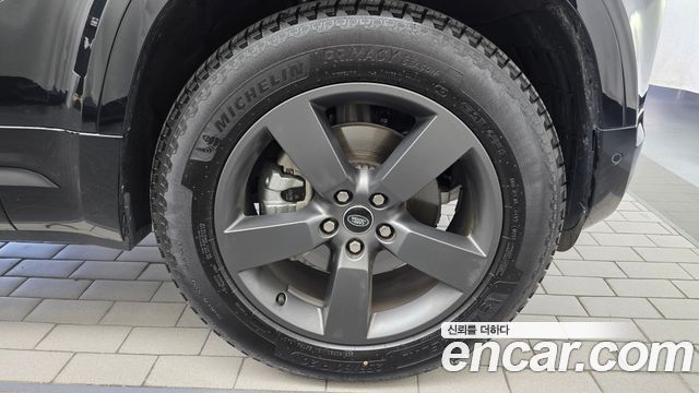 Land Rover Defender (L663) 110 P300 X-Dynamic SE 2025 — фото 21