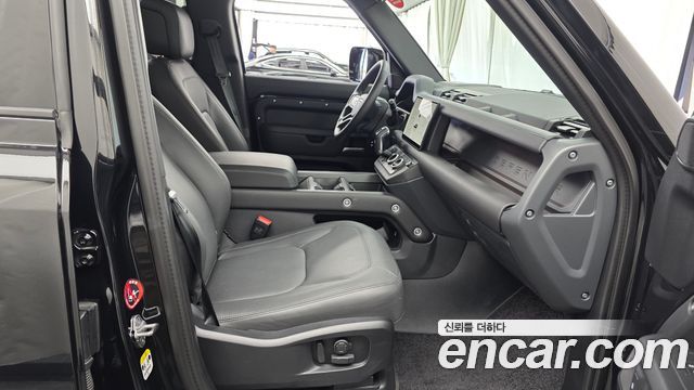 Land Rover Defender (L663) 110 P300 X-Dynamic SE 2025 — фото 26