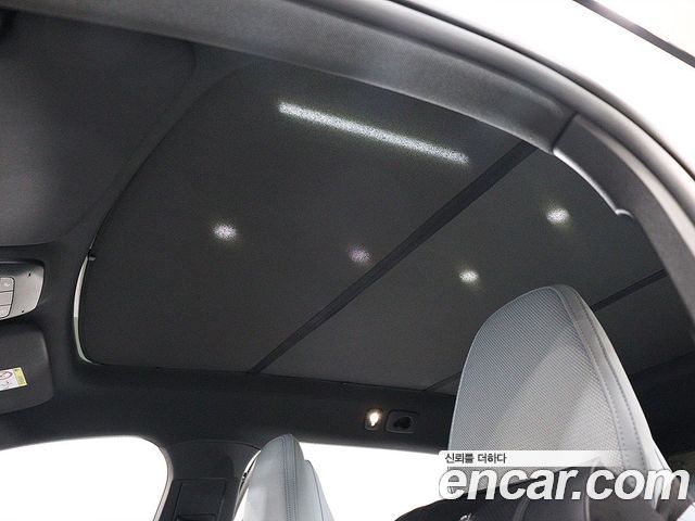 Volvo EX30 Ultra 2025 — фото 17