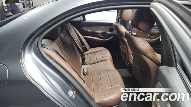 Mercedes-Benz E-Class (W213) E200 Avantgarde 2017 — фото 11