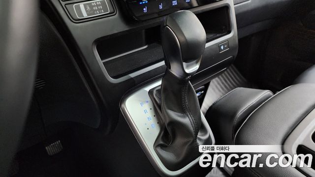 Hyundai Staria L3.5 Tourer 9-Seater Modern 2023 — фото 9