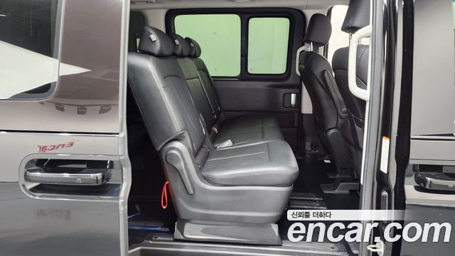 Hyundai Staria L3.5 Tourer 9-Seater Modern 2023 — фото 12