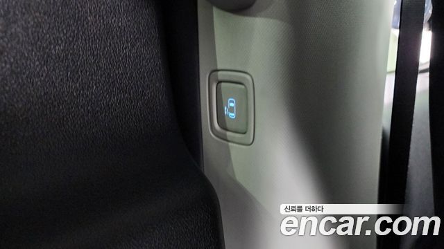Hyundai Staria L3.5 Tourer 9-Seater Modern 2023 — фото 19