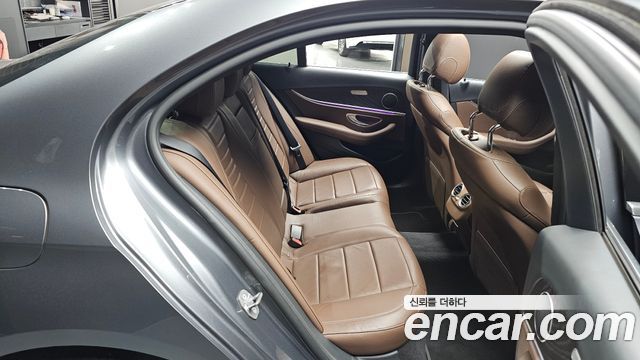 Mercedes-Benz E-Class (W213) E220d Avantgarde 2017 — фото 11