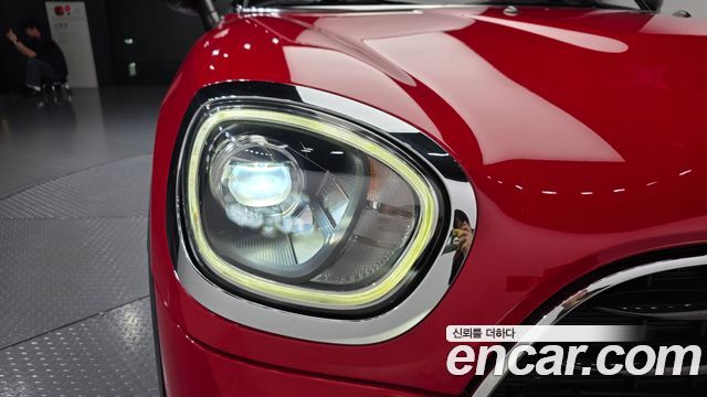 MINI Cooper D Countryman Standard 2nd 2018 — фото 22