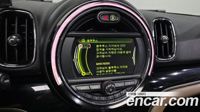 MINI Cooper D Countryman Standard 2nd 2018 — фото 27