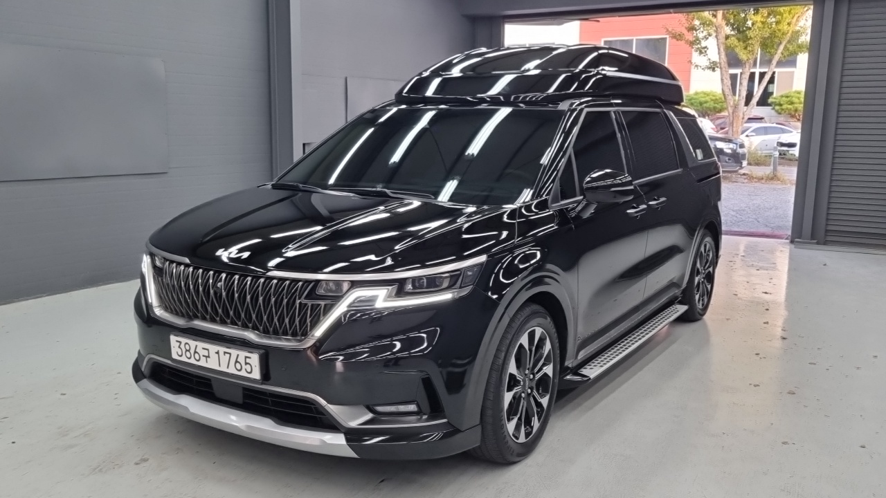 Kia Carnival (IV) Diesel 9-Seater Hi-Limousine Signature 2023 — фото 1