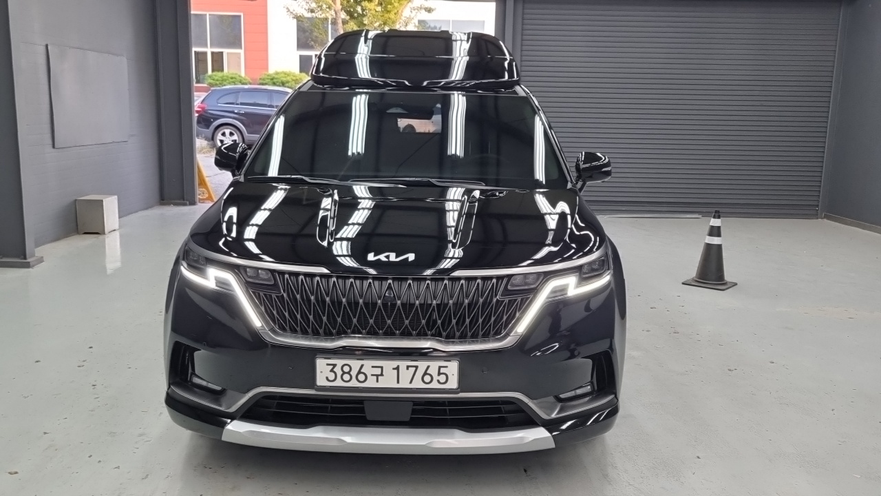 Kia Carnival (IV) Diesel 9-Seater Hi-Limousine Signature 2023 — фото 3