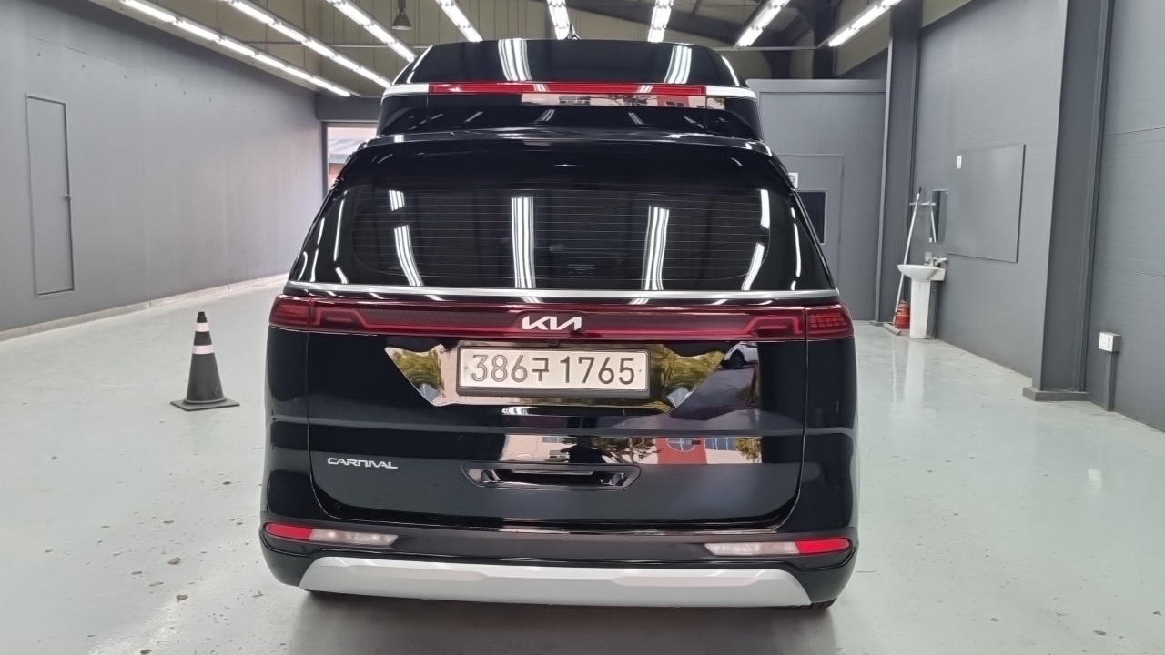 Kia Carnival (IV) Diesel 9-Seater Hi-Limousine Signature 2023 — фото 4