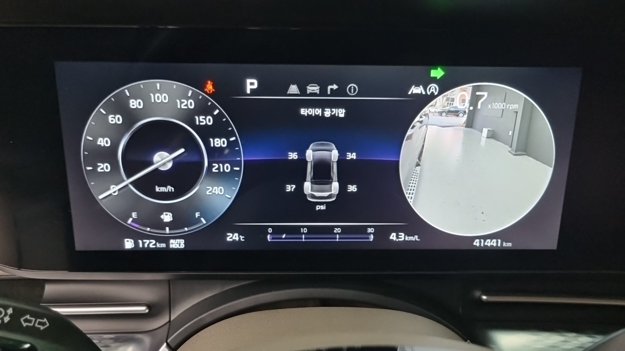 Kia Carnival (IV) Diesel 9-Seater Hi-Limousine Signature 2023 — фото 8