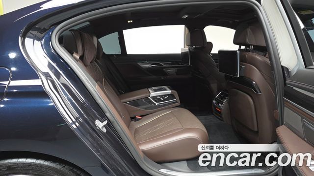 BMW 7 Series (G11) 730Ld xDrive M Sport 2018 — фото 11
