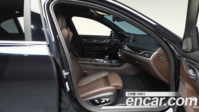 BMW 7 Series (G11) 730Ld xDrive M Sport 2018 — фото 26