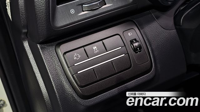KG Mobility (SsangYong) Tivoli Armor Gear Edition 2WD 2018 — фото 19