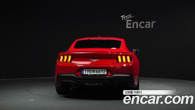 Ford Mustang (VII) 2.3 EcoBoost Premium Coupe 2025 — фото 4