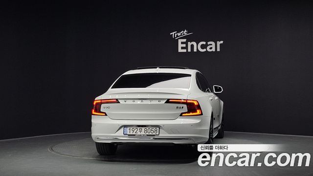 Volvo S90 B6 AWD Ultimate Bright 2024 — фото 4