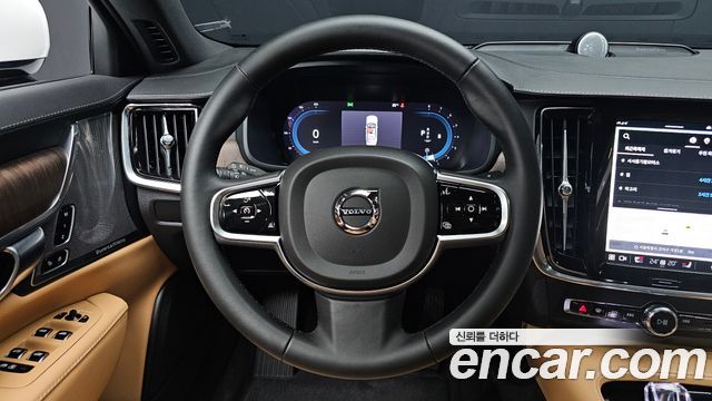 Volvo S90 B6 AWD Ultimate Bright 2024 — фото 13
