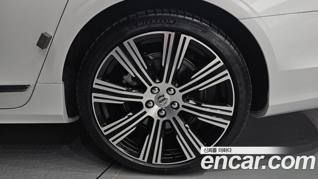 Volvo S90 B6 AWD Ultimate Bright 2024 — фото 21