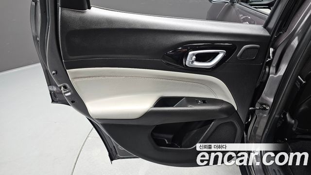 Jeep Compass (II) 2.4 Limitied AWD 2022 — фото 25