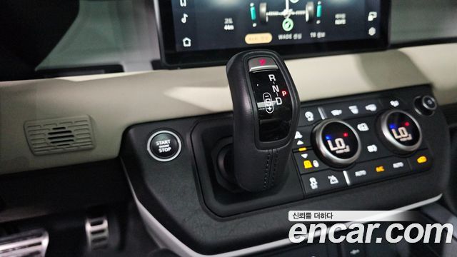 Land Rover Defender (L663) 110 D240 SE 2020 — фото 9
