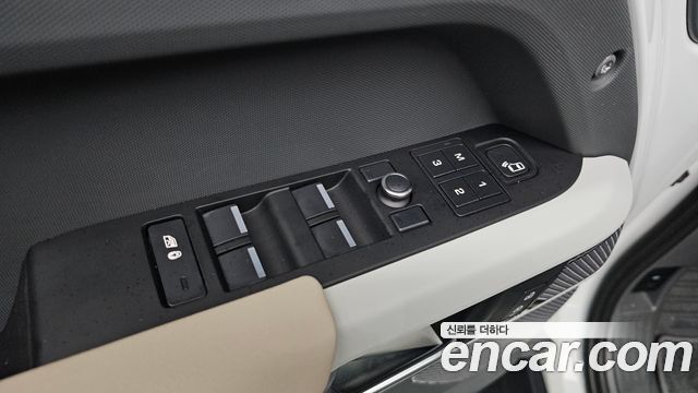 Land Rover Defender (L663) 110 D240 SE 2020 — фото 17
