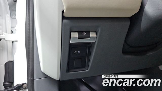 Land Rover Defender (L663) 110 D240 SE 2020 — фото 19