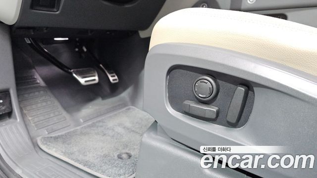 Land Rover Defender (L663) 110 D240 SE 2020 — фото 20