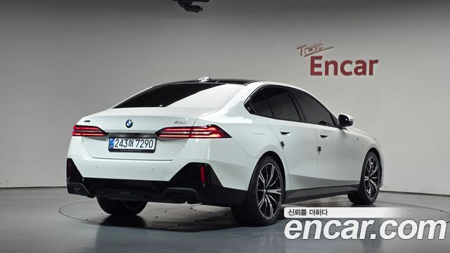 BMW 5 Series (G60) 530i xDrive M Sport 2025 — фото 2