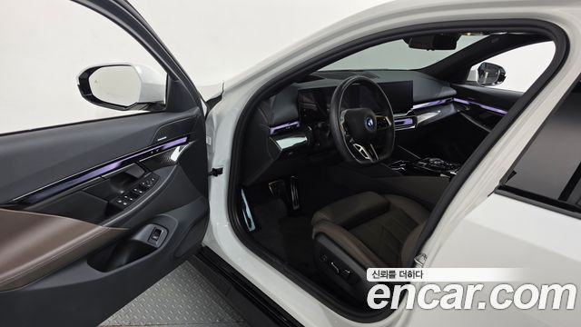 BMW i5 (G60) eDrive 40 M Sport 2024 — фото 10