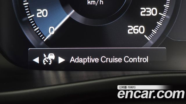 Volvo XC40 B4 Inscription 2022 — фото 34