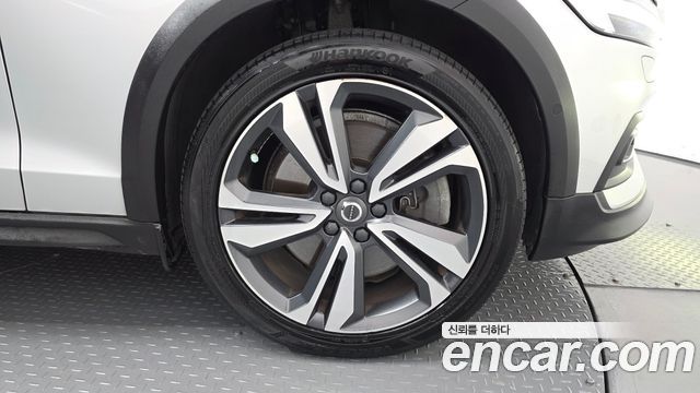 Volvo V60 Cross Country (II) B5 Pro AWD 2021 — фото 5