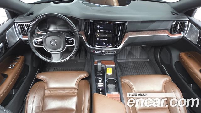 Volvo V60 Cross Country (II) B5 Pro AWD 2021 — фото 7