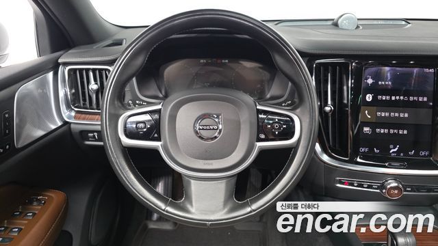 Volvo V60 Cross Country (II) B5 Pro AWD 2021 — фото 13