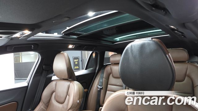 Volvo V60 Cross Country (II) B5 Pro AWD 2021 — фото 19