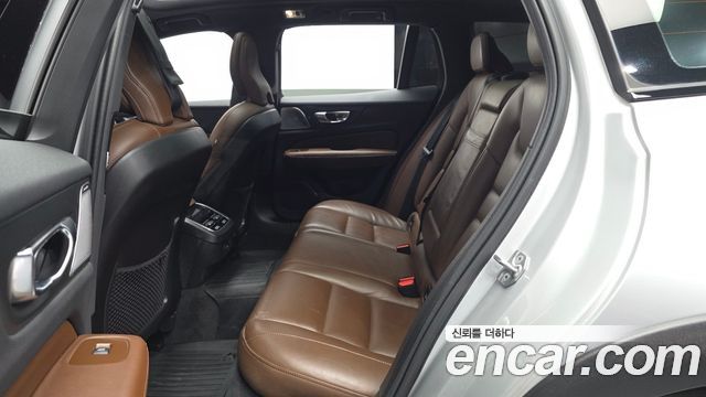 Volvo V60 Cross Country (II) B5 Pro AWD 2021 — фото 26