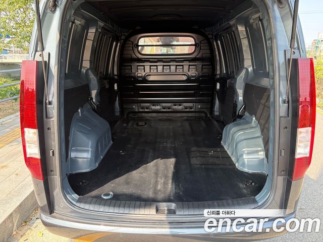 Hyundai Staria Cargo 3-Seater Smart 2025 — фото 7