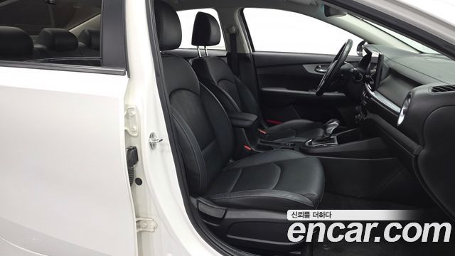 Kia K3 (II) 1.6 Prestige 2022 — фото 12