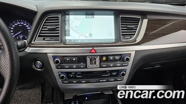 Genesis G80 3.3 GDI AWD Premium Luxury 2017 — фото 14