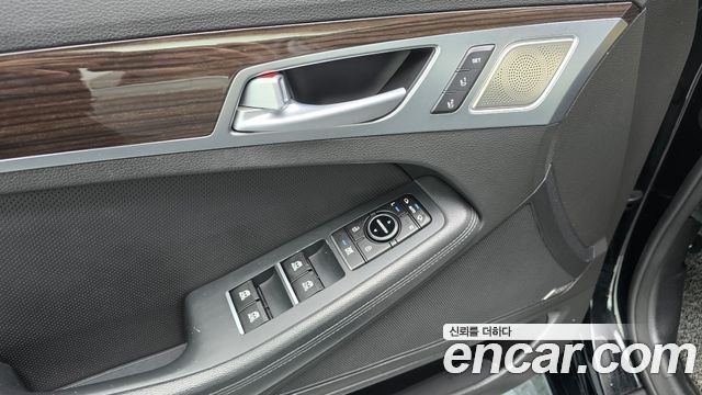 Genesis G80 3.3 GDI AWD Premium Luxury 2017 — фото 27