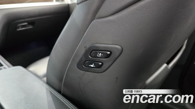 Genesis G80 3.3 GDI AWD Premium Luxury 2017 — фото 28