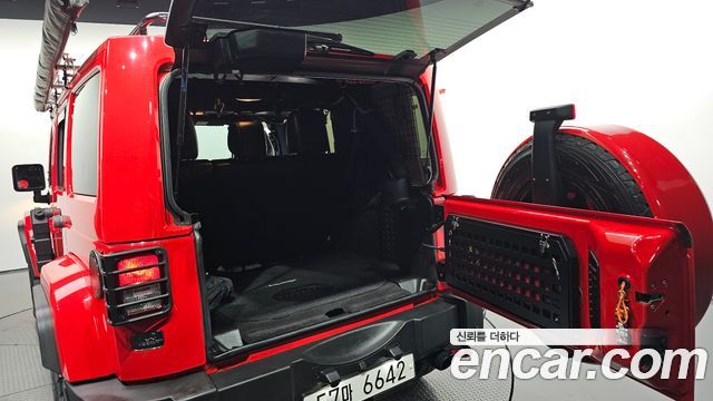 Jeep Wrangler (JK) 3.6 Sahara 4Door 2017 — фото 19