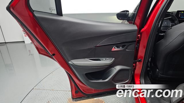 Peugeot e-2008 (II) EV GT 2023 — фото 25