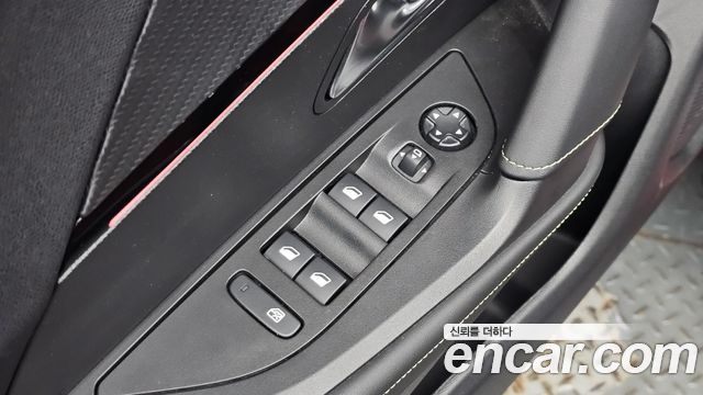 Peugeot e-2008 (II) EV GT 2023 — фото 32