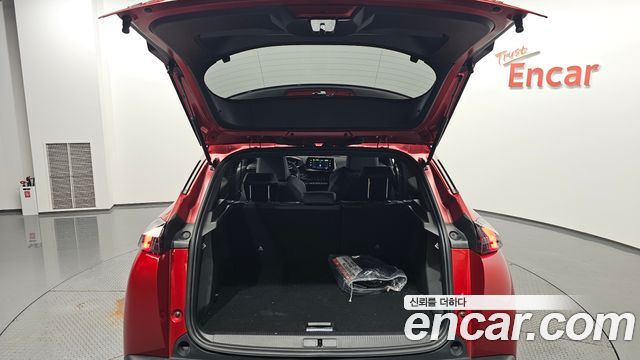 Peugeot e-2008 (II) EV GT 2023 — фото 36