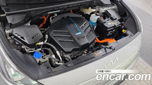 Kia Niro Plus Air 2023 — фото 6
